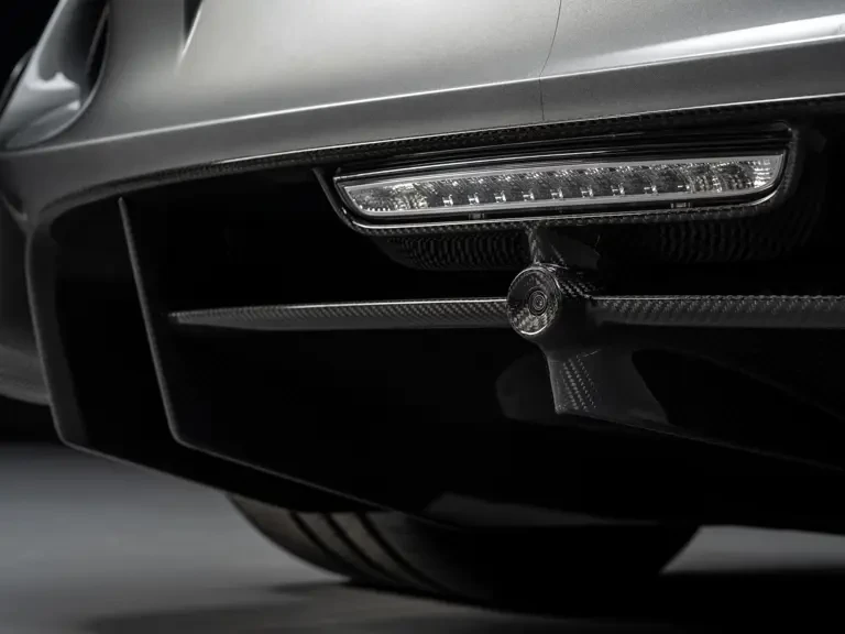 2015 Porsche 918 Spyder - Image 27 of 31