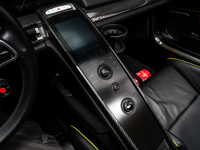 2015 Porsche 918 Spyder - Image 13 of 31