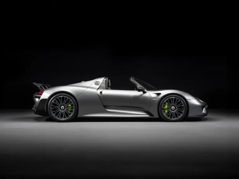 2015 Porsche 918 Spyder - Image 6 of 31