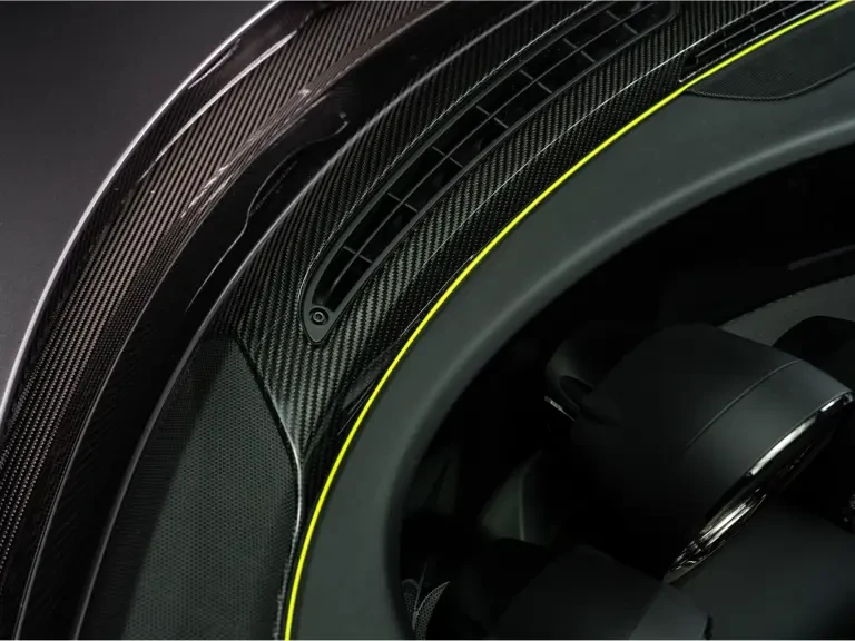 2015 Porsche 918 Spyder - Image 22 of 31