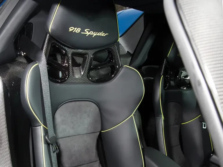 2015 Porsche 918 Spyder - Image 15 of 29