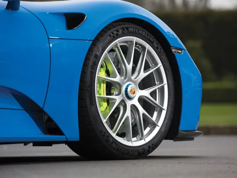 2015 Porsche 918 Spyder - Image 21 of 29