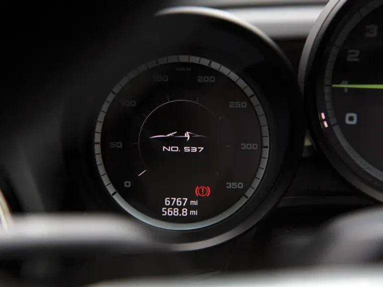 2015 Porsche 918 Spyder - Image 12 of 29
