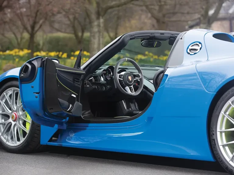 2015 Porsche 918 Spyder - Image 10 of 29