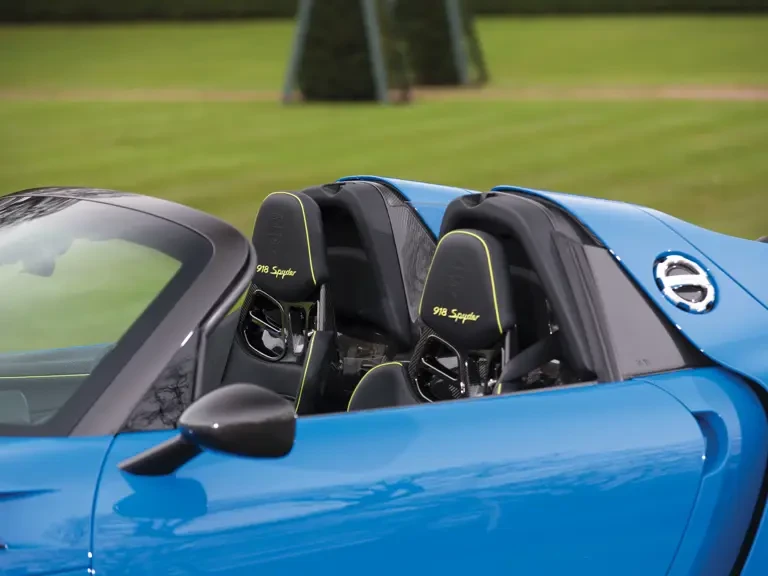 2015 Porsche 918 Spyder - Image 11 of 29