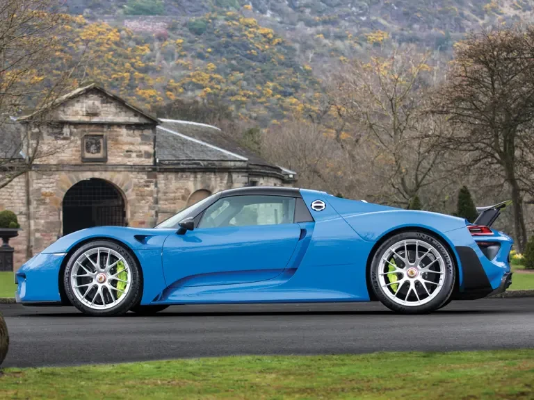 2015 Porsche 918 Spyder - Image 6 of 29