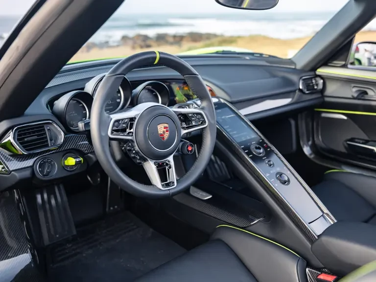 2015 Porsche 918 Spyder - Image 16 of 31