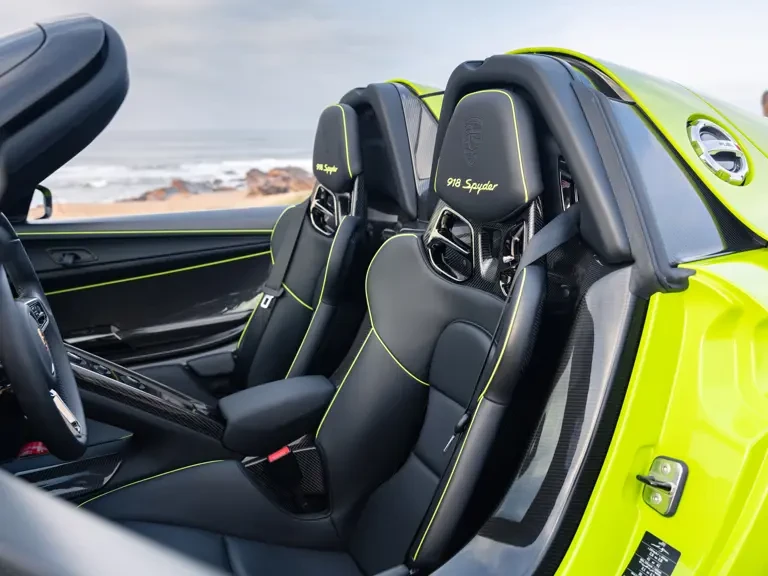 2015 Porsche 918 Spyder - Image 20 of 31