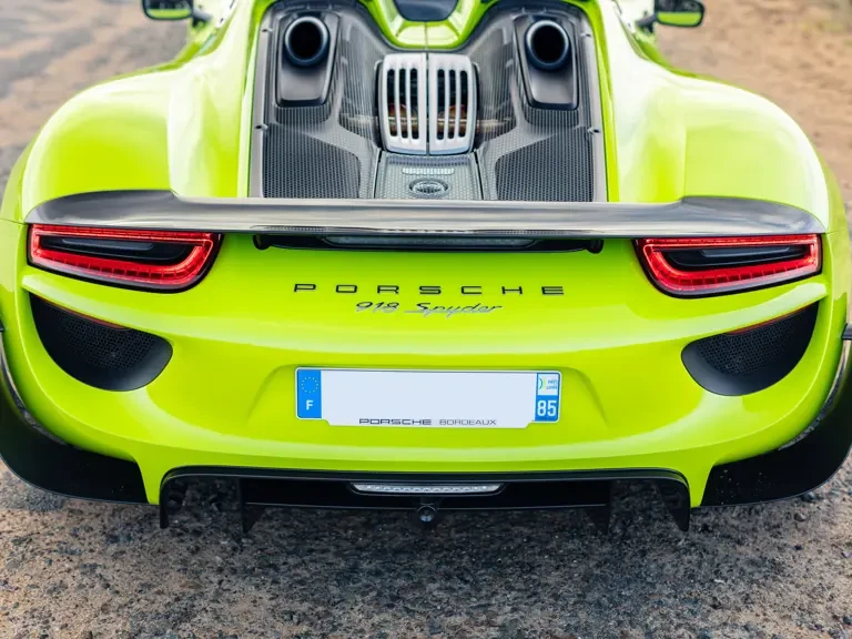 2015 Porsche 918 Spyder - Image 29 of 31