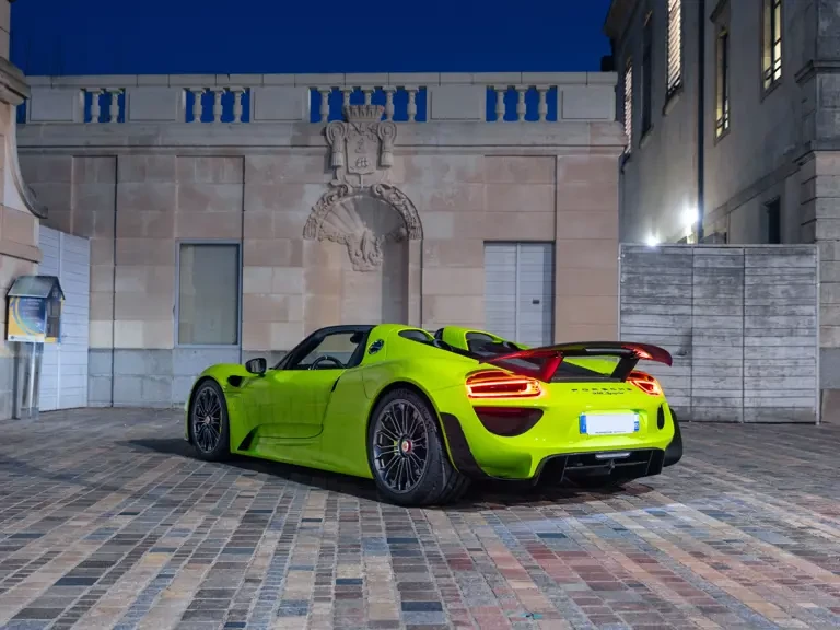 2015 Porsche 918 Spyder - Image 24 of 31