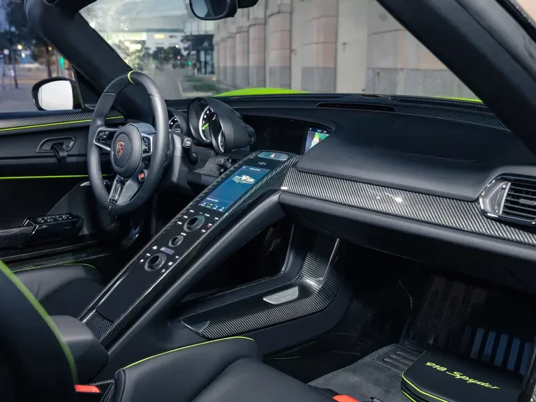 2015 Porsche 918 Spyder - Image 14 of 31