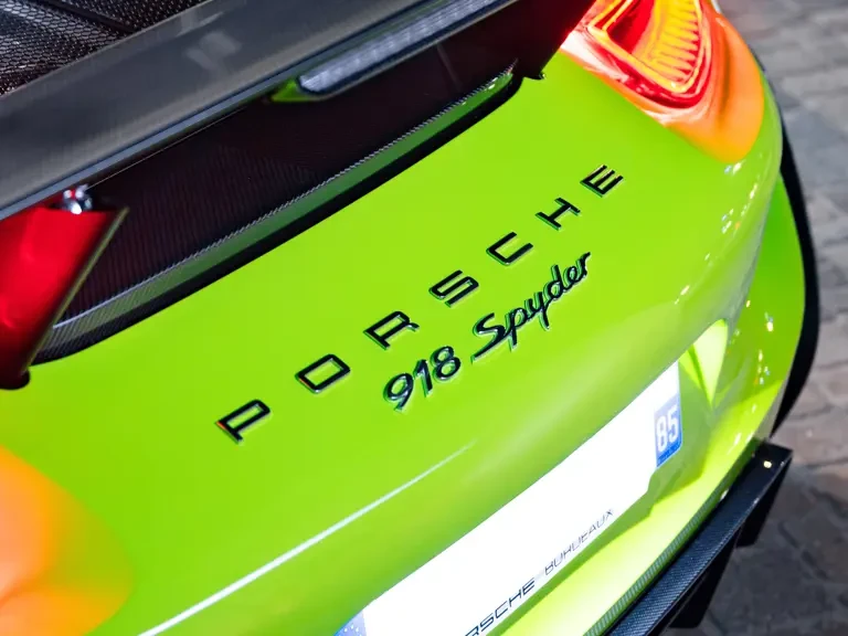 2015 Porsche 918 Spyder - Image 8 of 31