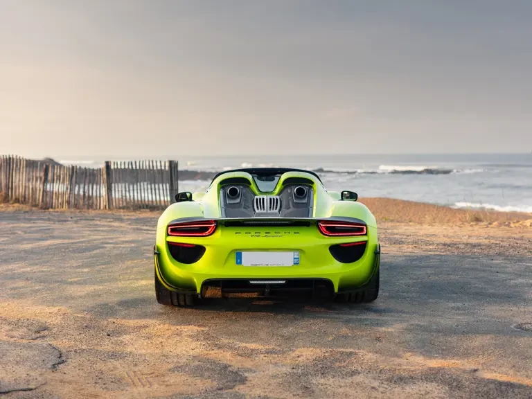 2015 Porsche 918 Spyder - Image 28 of 31