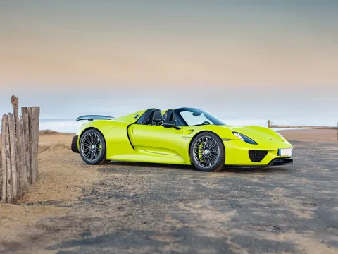 2015 Porsche 918 'Weissach' Spyder