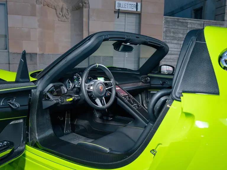 2015 Porsche 918 Spyder - Image 5 of 31