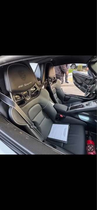 2015 Porsche 918 Spyder - Image 9 of 11