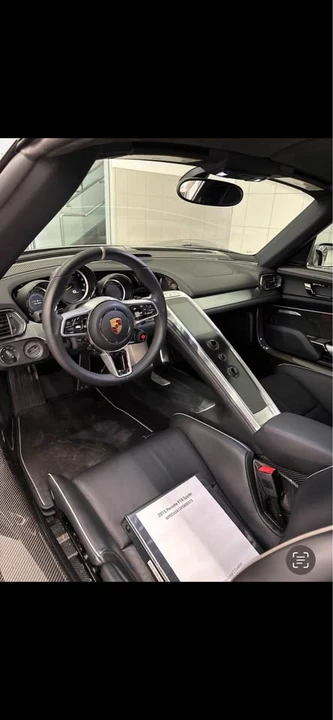 2015 Porsche 918 Spyder - Image 10 of 11