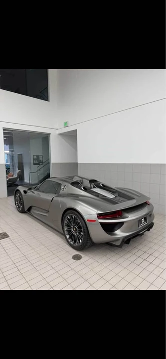 2015 Porsche 918 Spyder - Image 3 of 11