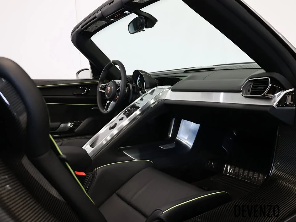 2015 Porsche 918 Spyder - Image 13 of 19
