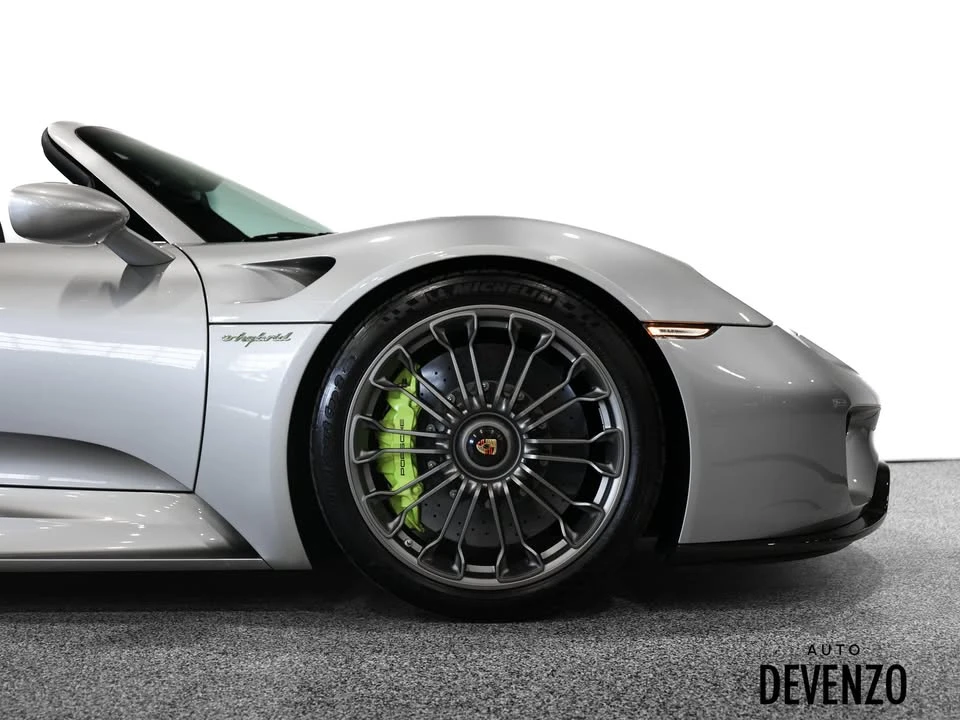 2015 Porsche 918 Spyder - Image 10 of 20
