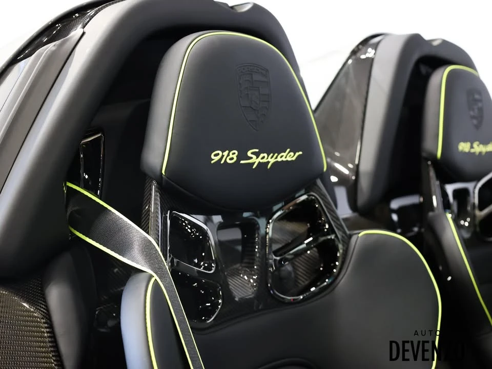 2015 Porsche 918 Spyder - Image 15 of 20