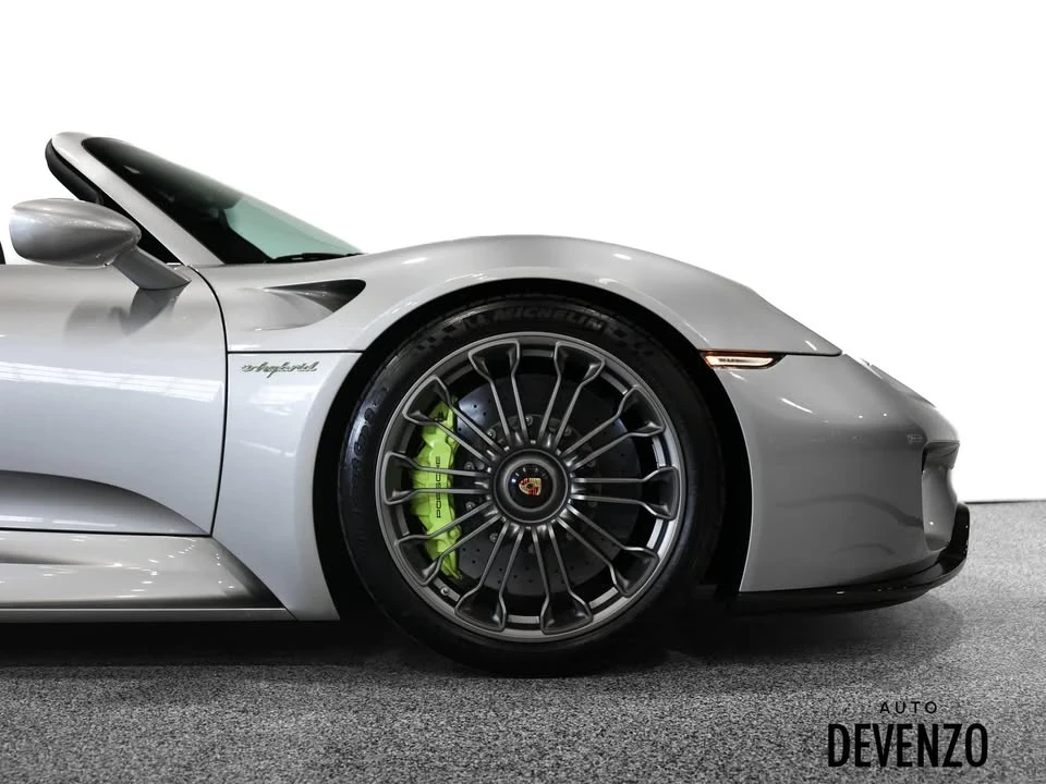 2015 Porsche 918 Spyder - Image 10 of 20