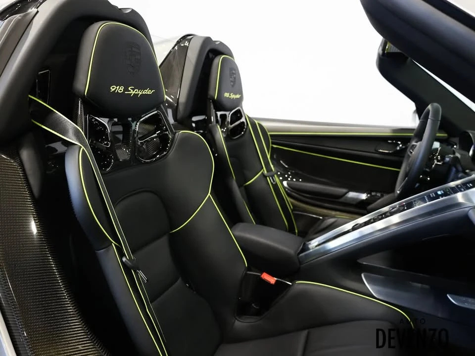 2015 Porsche 918 Spyder - Image 12 of 18