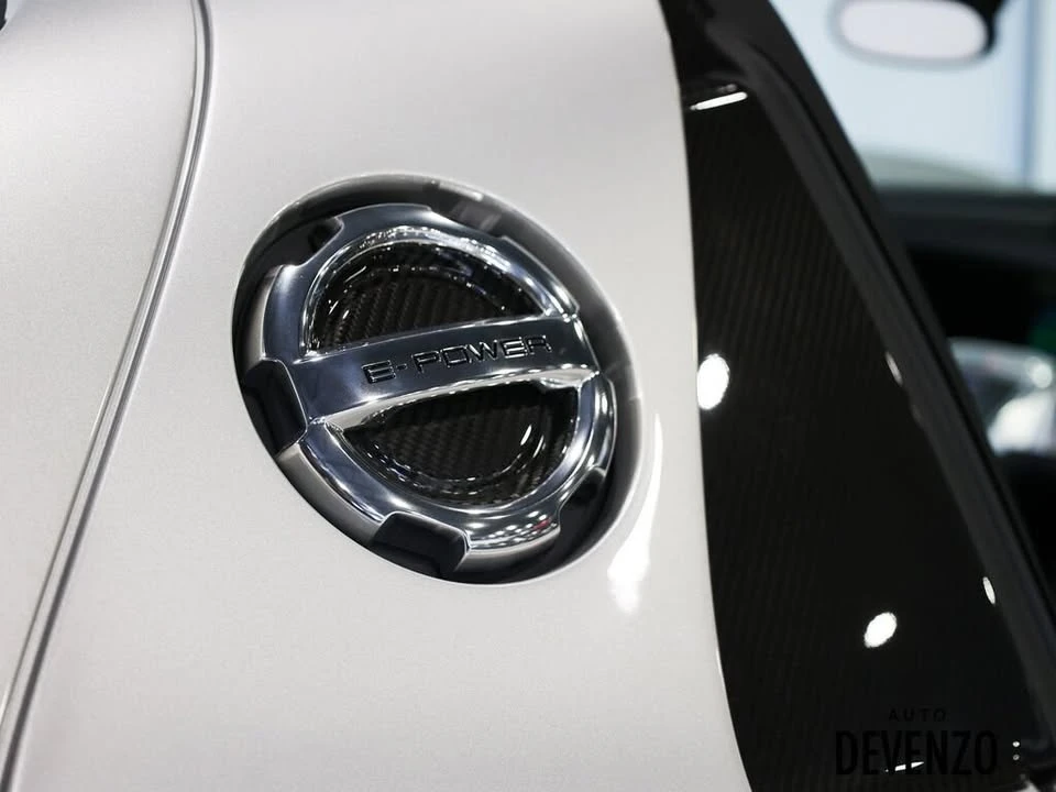 2015 Porsche 918 Spyder - Image 8 of 18