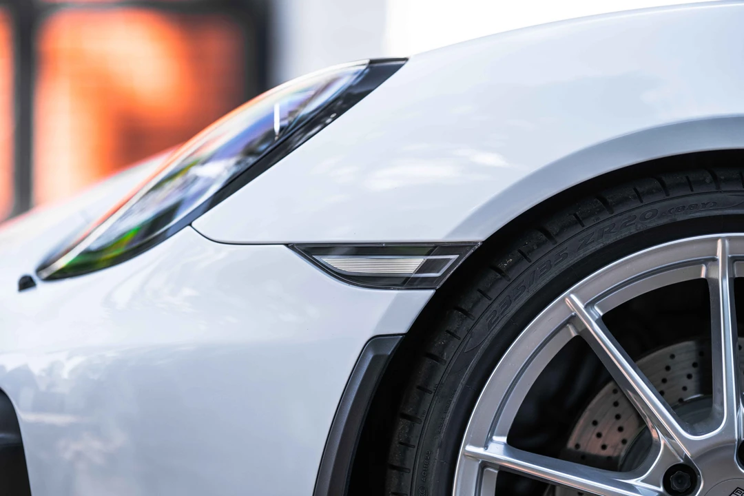 2015 Porsche 981 Boxster Spyder - Image 23 of 31