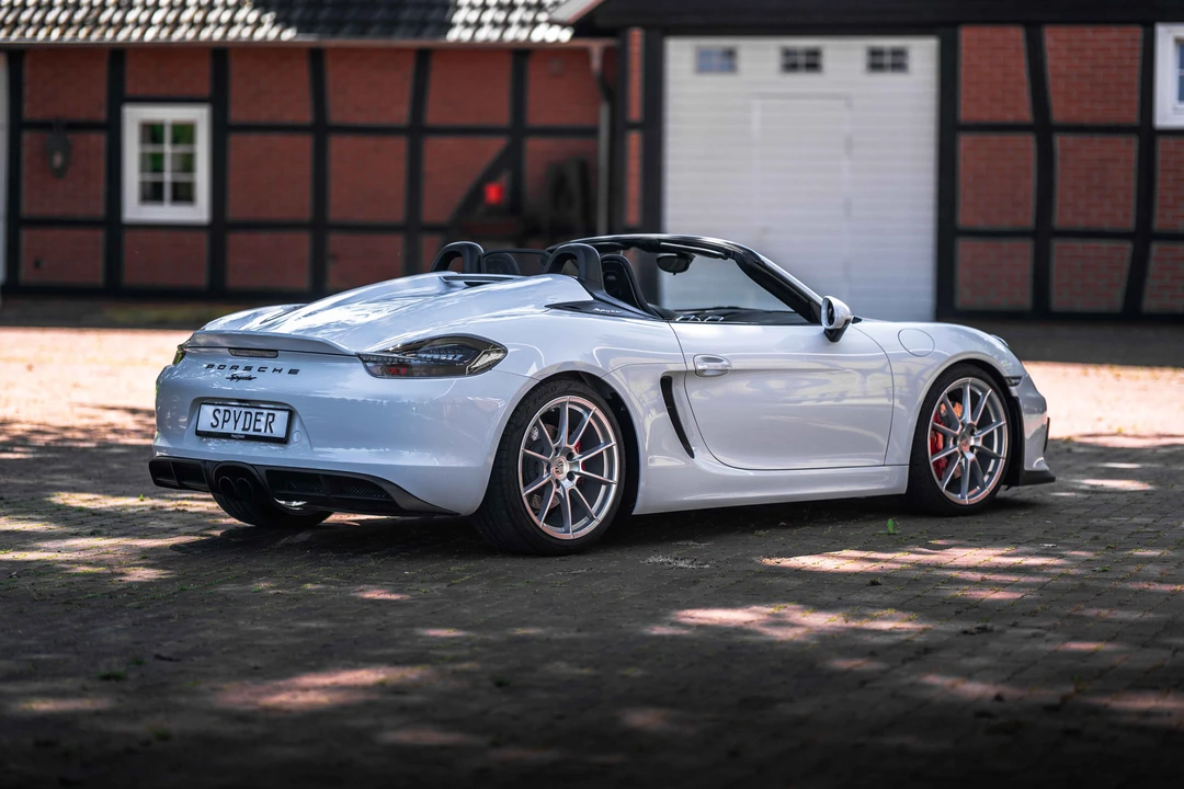 2015 Porsche 981 Boxster Spyder - Image 12 of 31