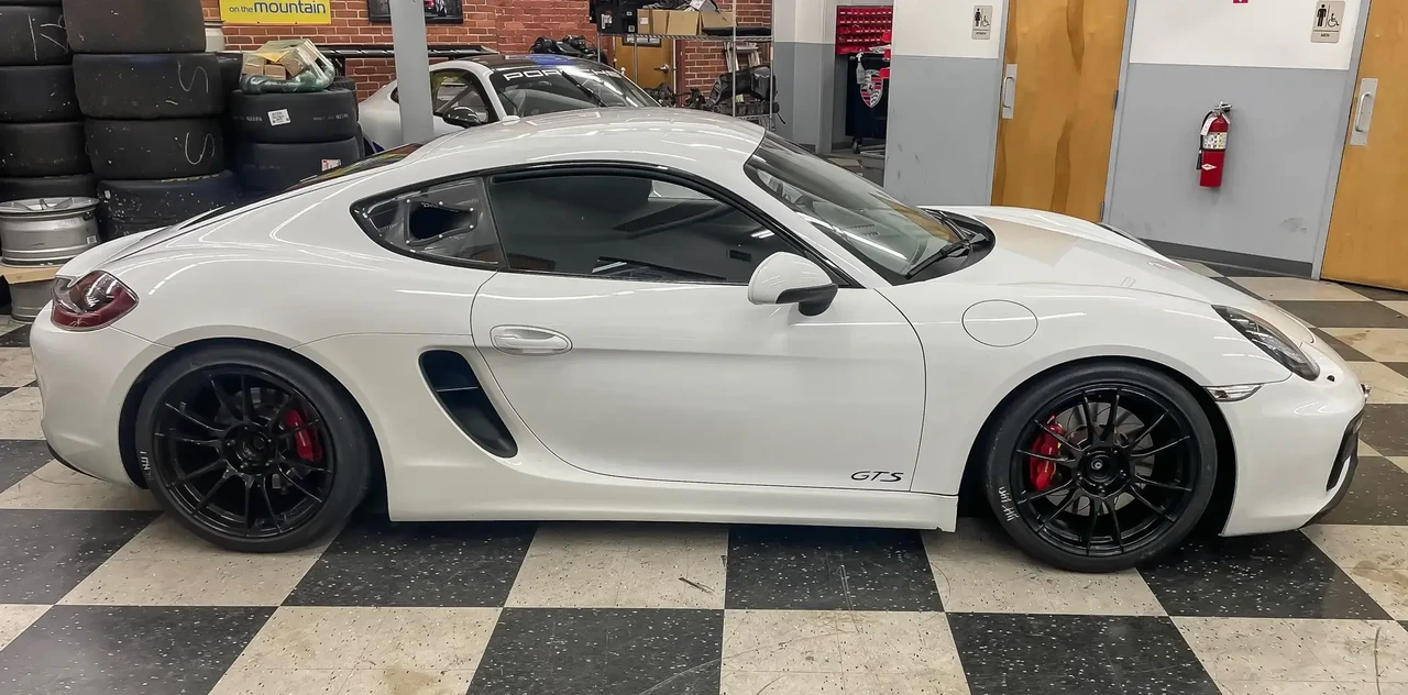 2015 Porsche 981 Cayman GTS - Image 6 of 6