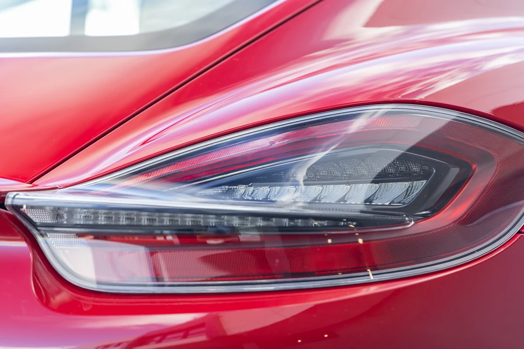 2015 Porsche 981 Cayman GTS - Image 24 of 31
