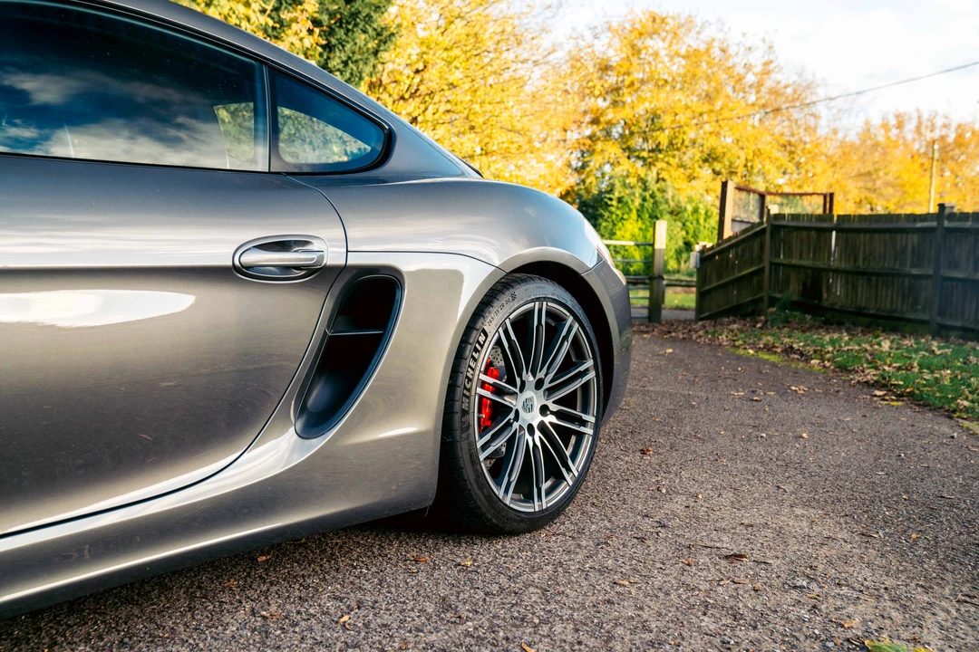 2015 Porsche 981 Cayman GTS - Image 27 of 31
