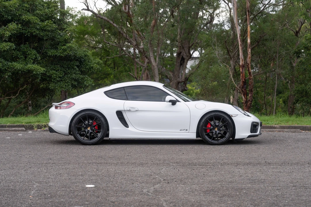 2015 Porsche 981 Cayman GTS - Image 8 of 31