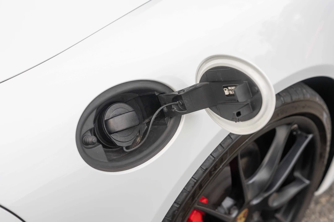 2015 Porsche 981 Cayman GTS - Image 19 of 31