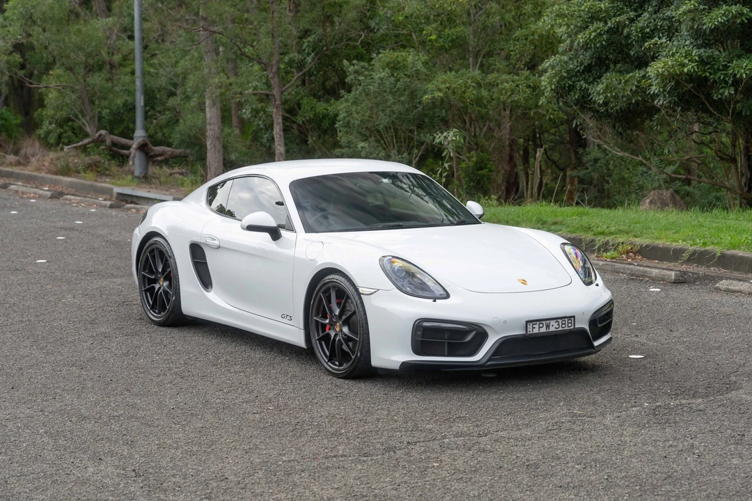 2015 Porsche 981 Cayman GTS - Image 17 of 31