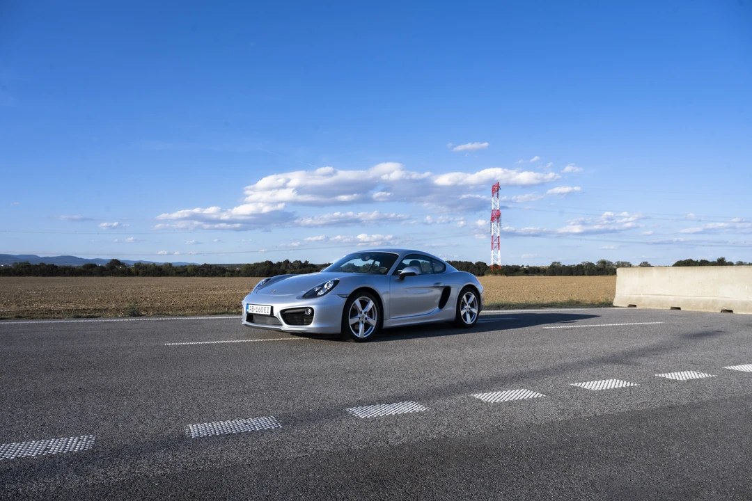 2015 Porsche 981 Cayman S - Image 3 of 31
