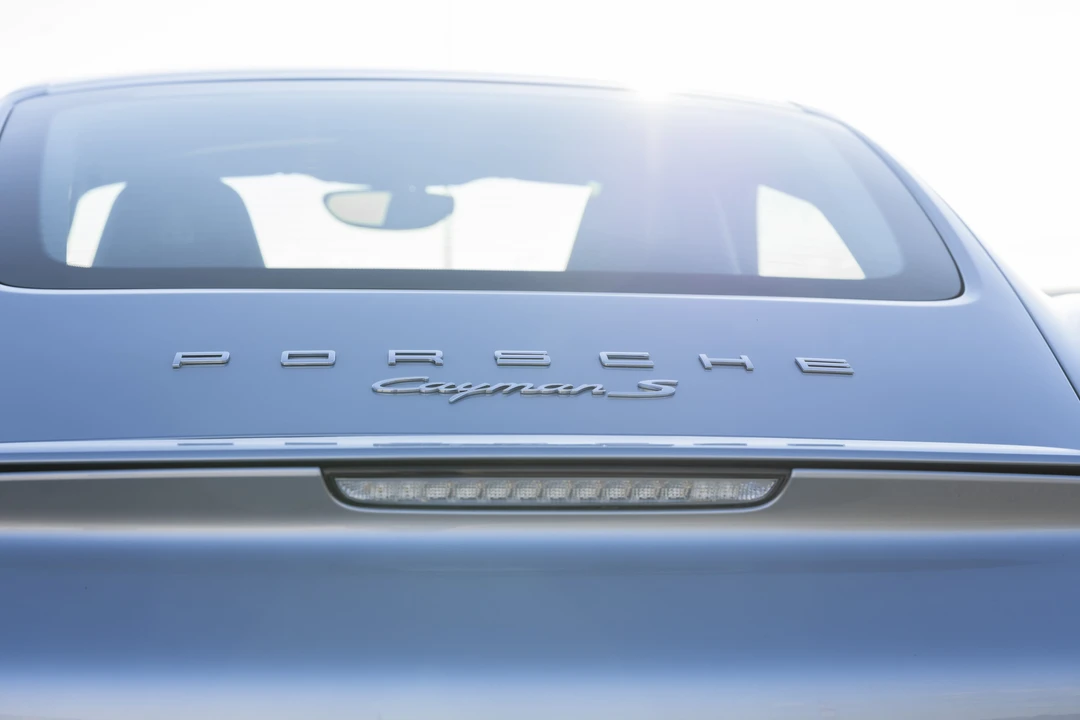 2015 Porsche 981 Cayman S - Image 10 of 31