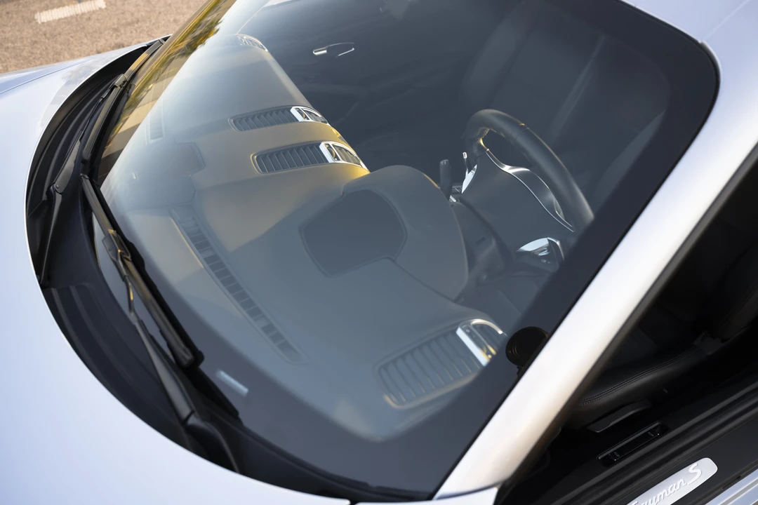 2015 Porsche 981 Cayman S - Image 19 of 31