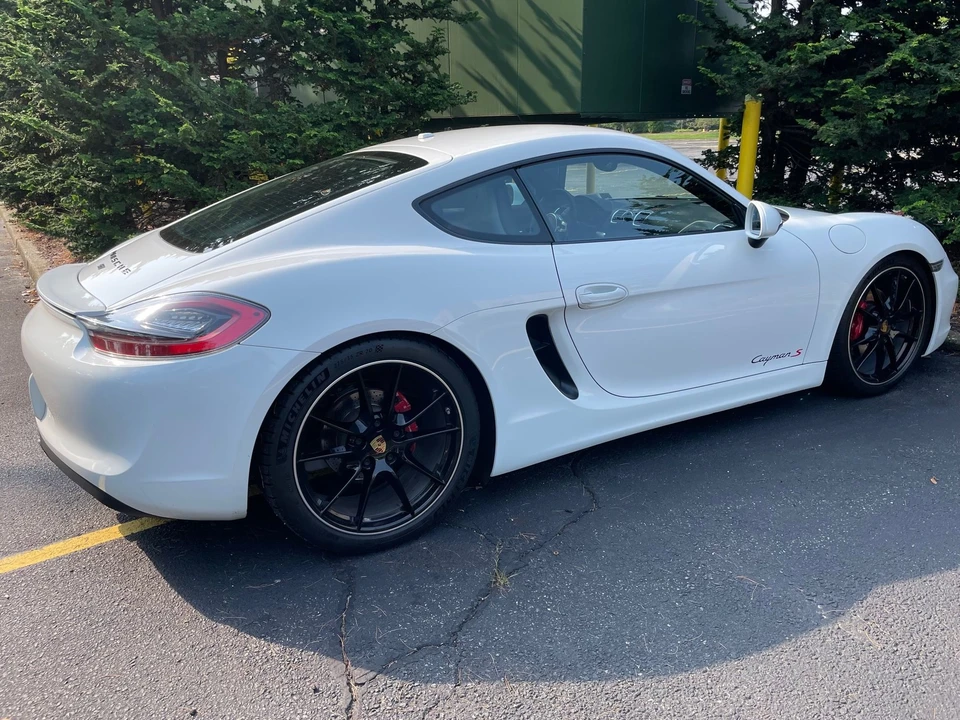 2015 Porsche 981 Cayman S - Image 9 of 31