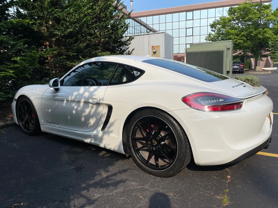 2015 Porsche 981 Cayman S - Image 10 of 31