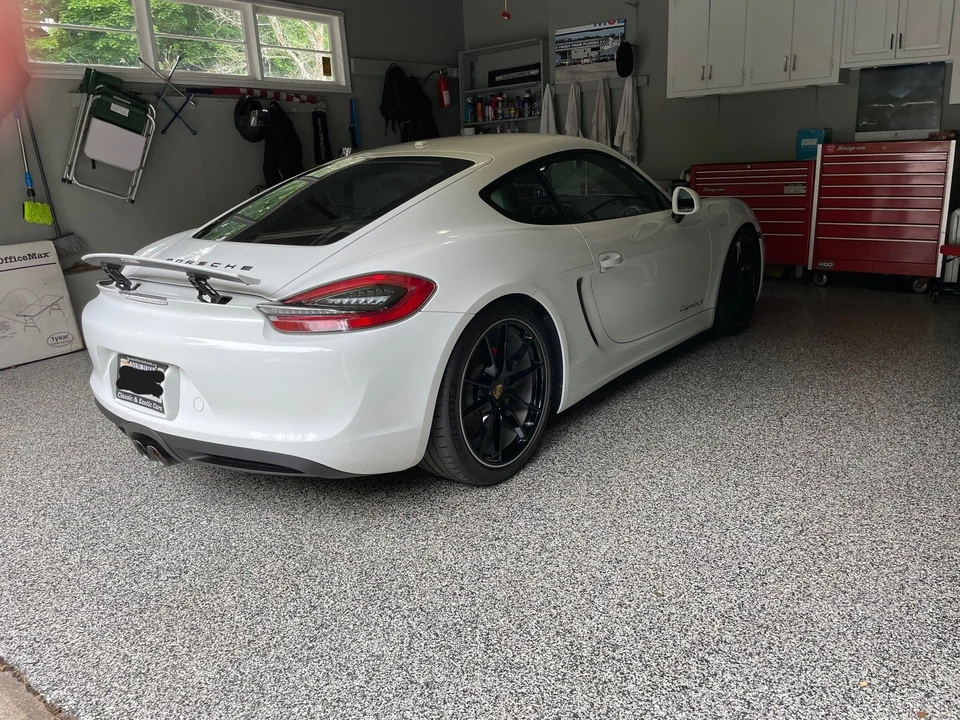 2015 Porsche 981 Cayman S - Image 15 of 31