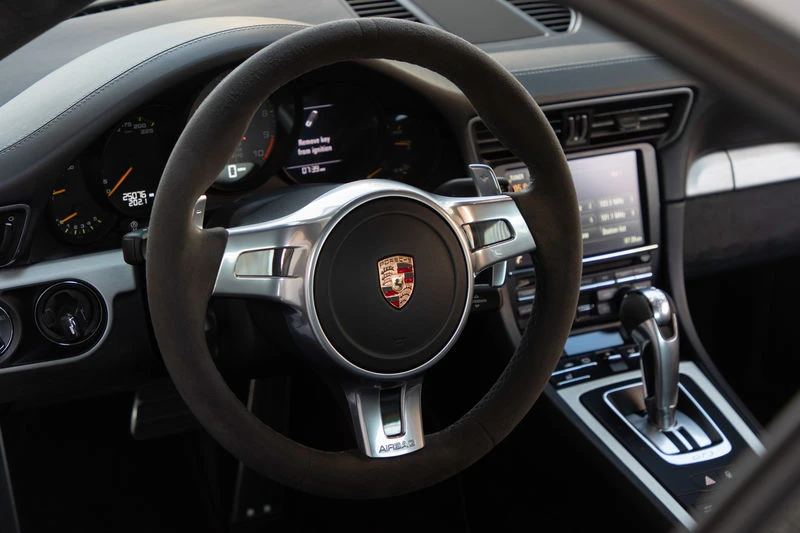 2015 Porsche 991 GT3 - Image 9 of 10