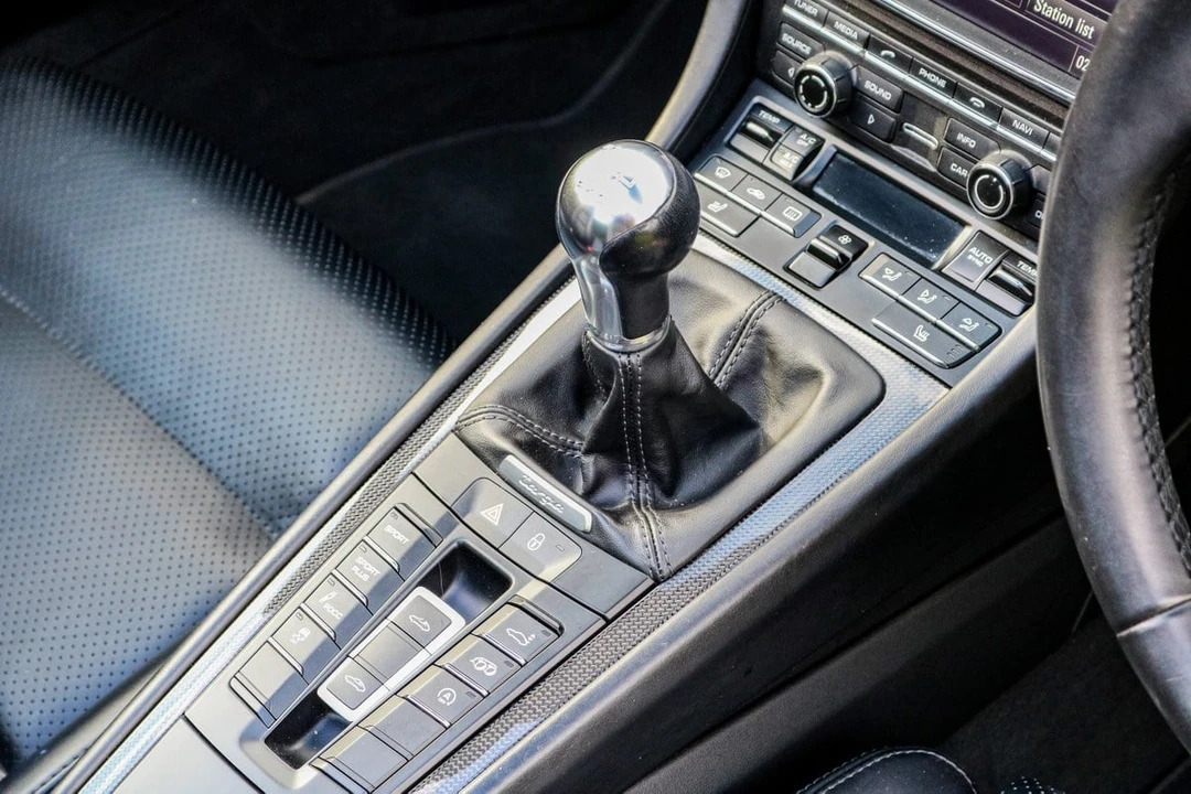 2015 Porsche 991 Targa 4 GTS - Image 23 of 30
