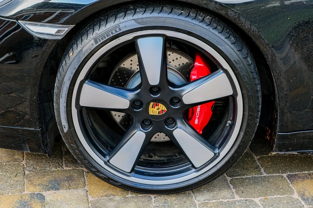 2015 Porsche 991 Targa 4 GTS - Image 9 of 30