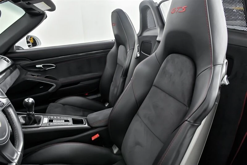 2015 Porsche 981 Boxster GTS - Image 18 of 31