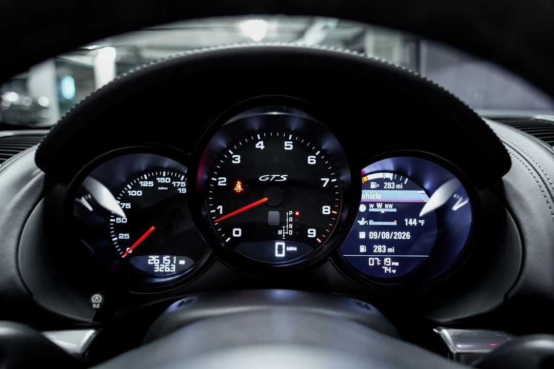 2015 Porsche 981 Boxster GTS - Image 11 of 31