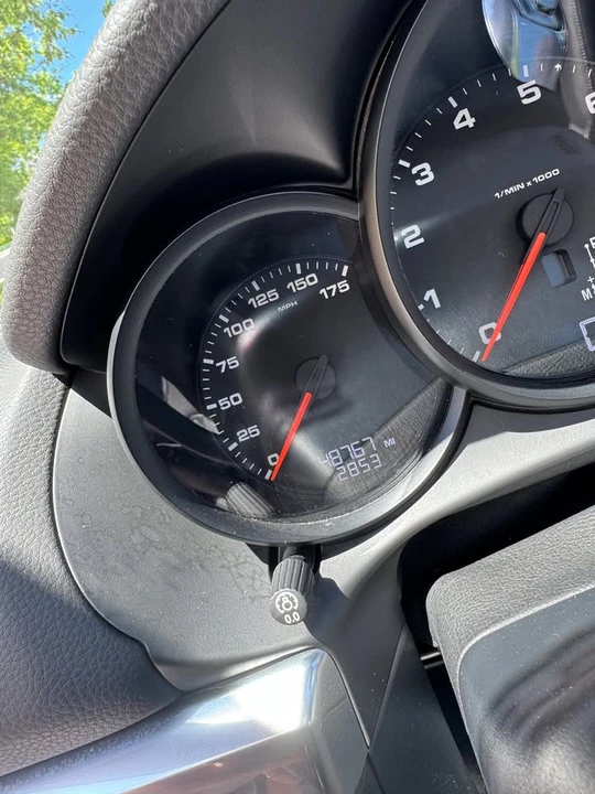 2015 Porsche 981 Boxster - Image 8 of 20
