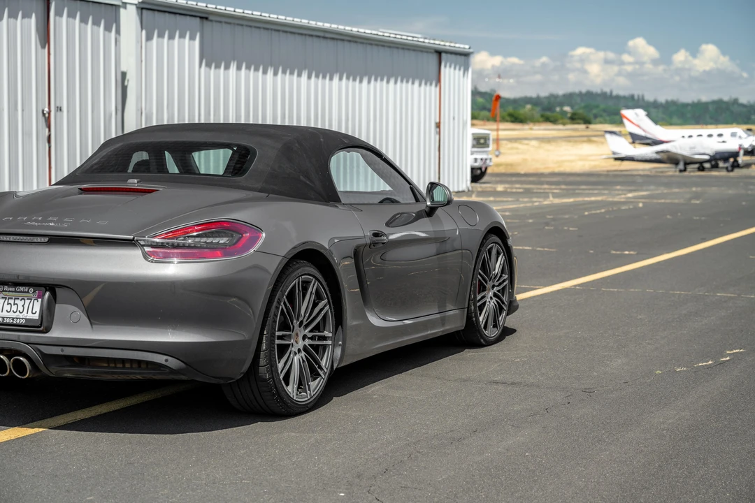 2015 Porsche 981 Boxster S - Image 15 of 31