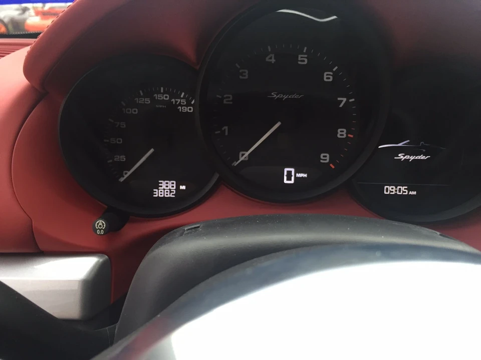 2015 Porsche 981 Boxster Spyder - Image 6 of 8